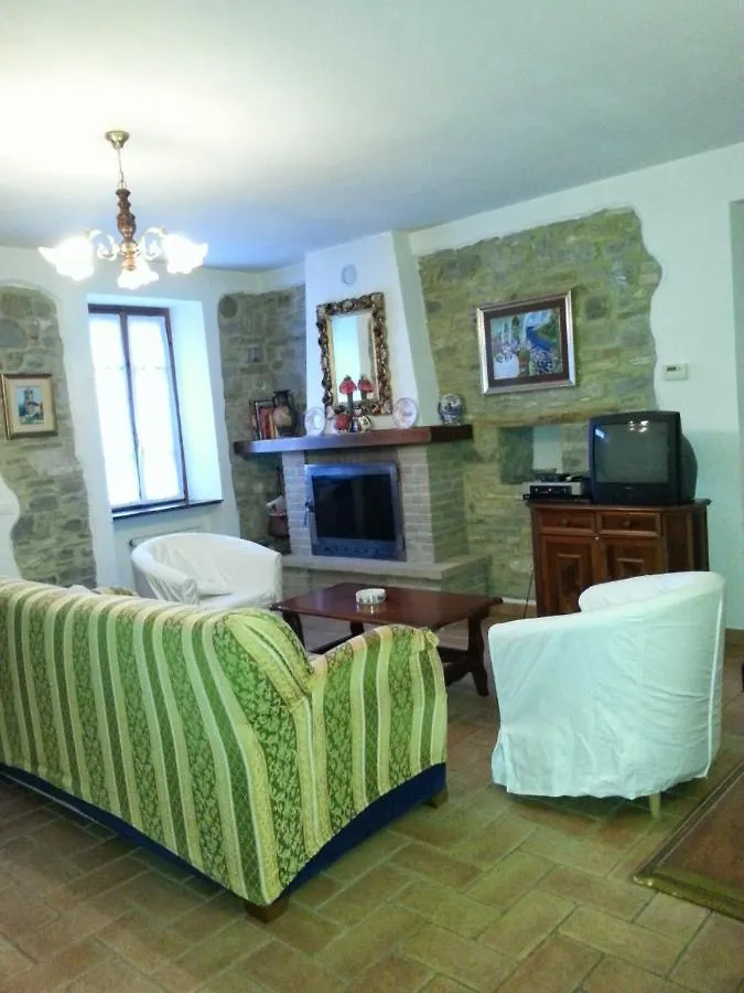 פיאצ'נצה Fine 5 Bedroom Farmhouse בית נופש