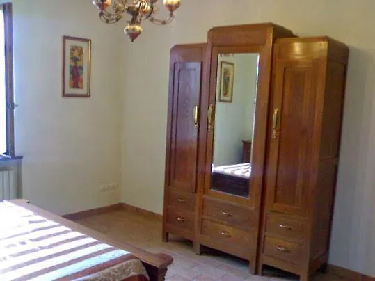 בית נופש פיאצ'נצה Fine 5 Bedroom Farmhouse איטליה