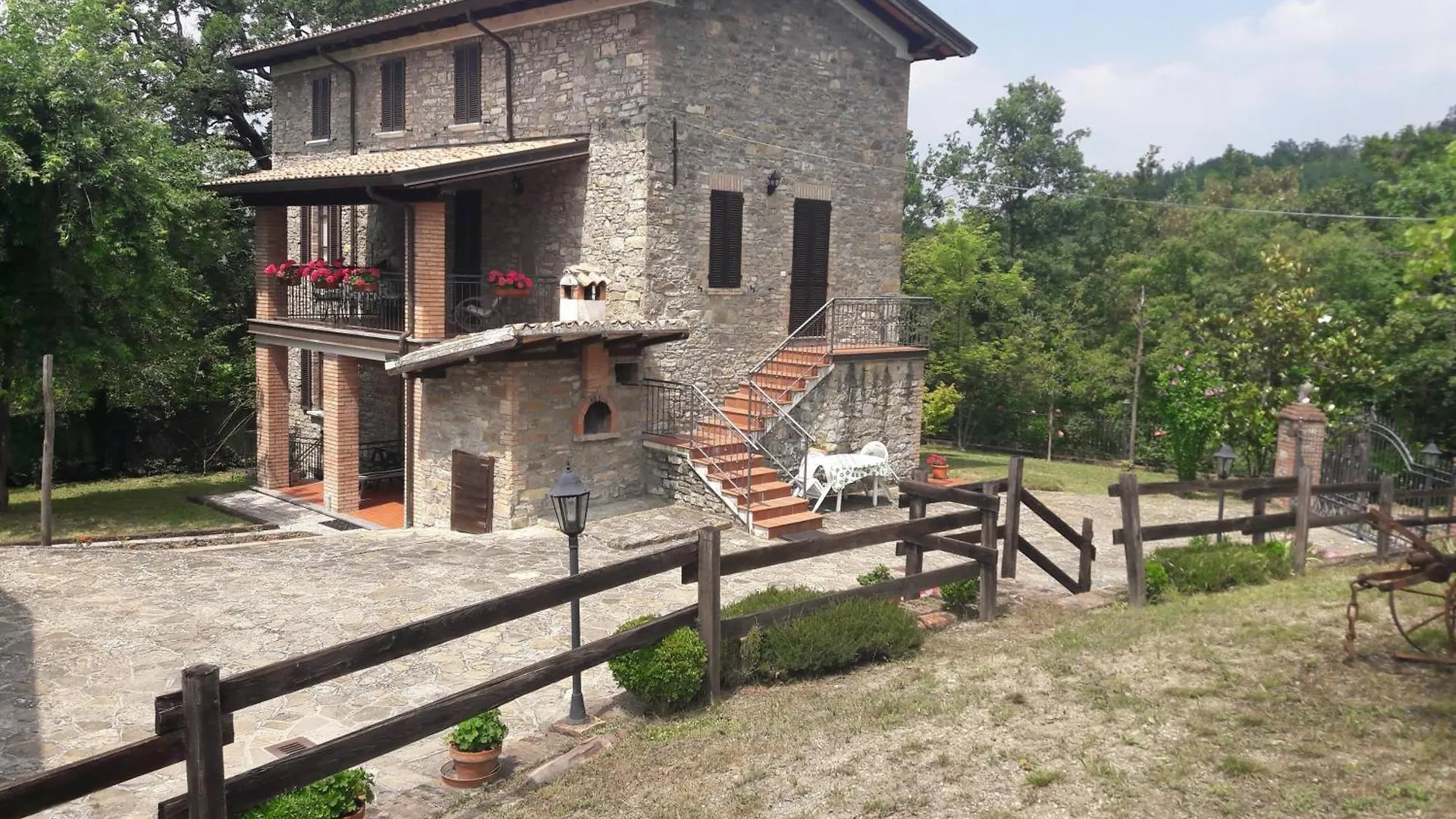 פיאצ'נצה Fine 5 Bedroom Farmhouse בית נופש
